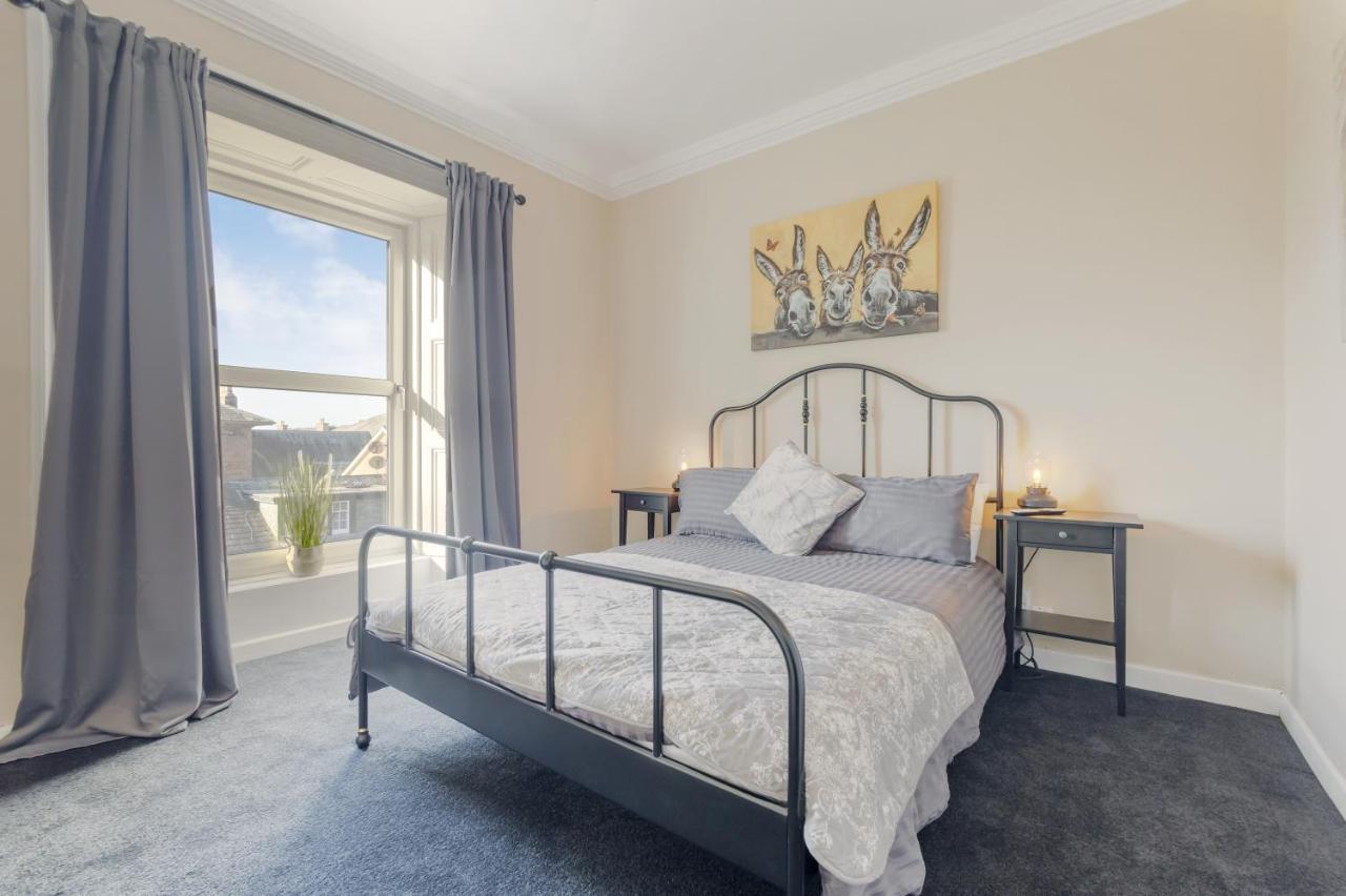 Апартаменты Beautiful 2 To 3 Bed With Stunning Views! *