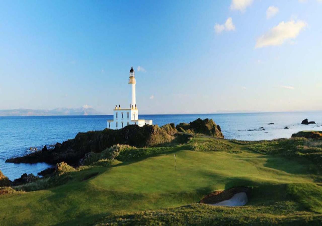 Beautiful 2 To 3 Bed With Stunning Views! *